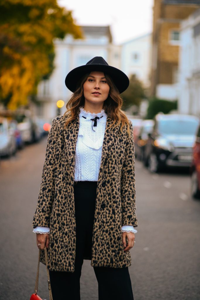 Angystearoom - Leopard coat around London